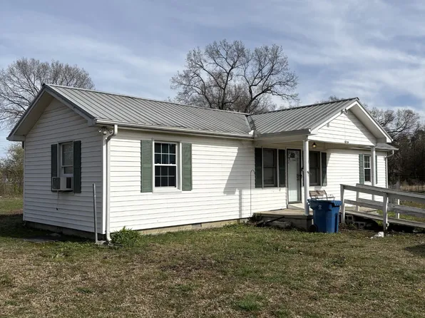 1511 Rogers Cir, Manchester, TN 37355