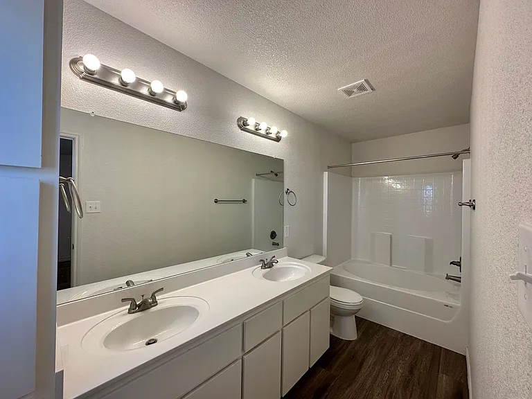 1821 Clovis Dr — Photo 18