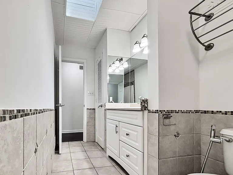 2407 Josh Ct SW — Photo 21