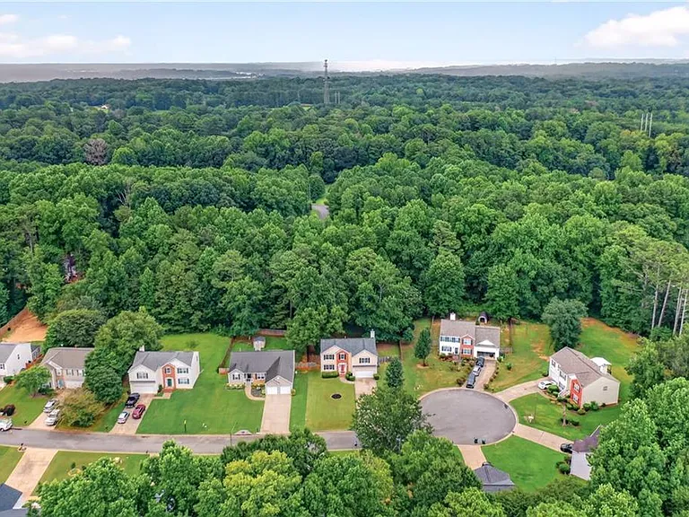 4554 Darrowby Dr — Photo 38