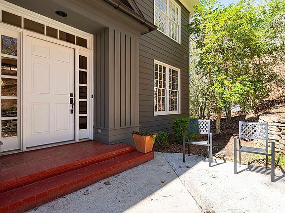 5th image of 1220 River Rd