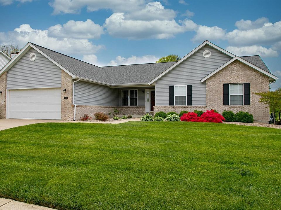 1st image of 1323 Illini Dr