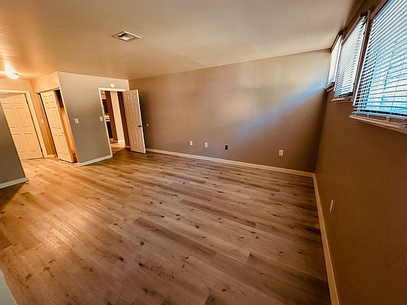 4th image of 40 Grant St APT 4