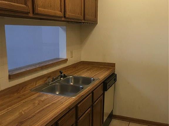3rd image of 517 Biltmore Dr