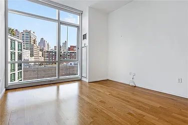 Rented by R New York