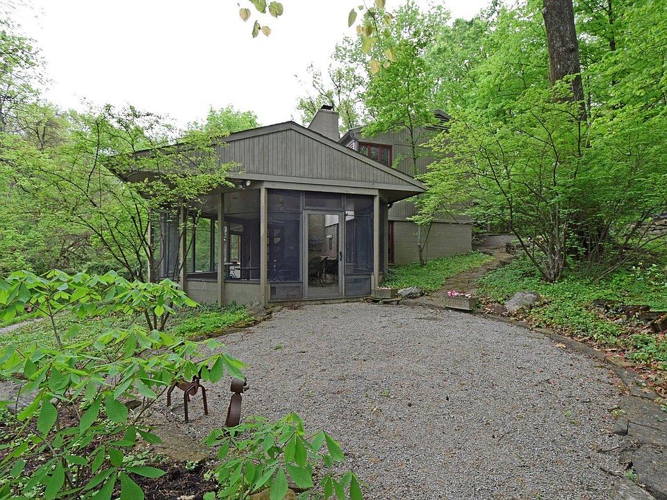 2nd image of 448 Warren Ave