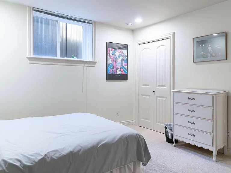 2321 Jefferson Ave — Photo 5