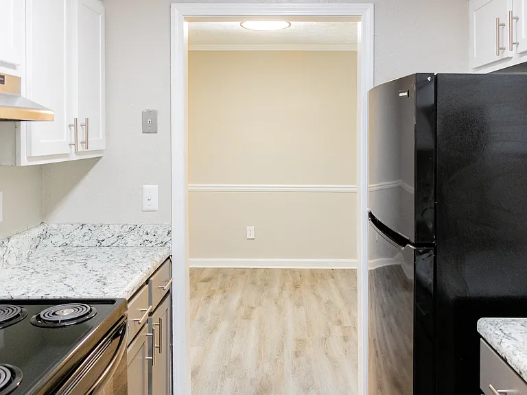 Twin Springs Apartments — Photo 37