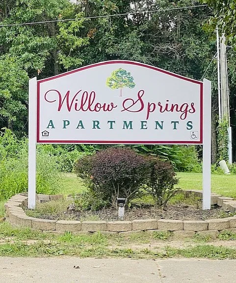 Willow Springs Apartments — Photo 1