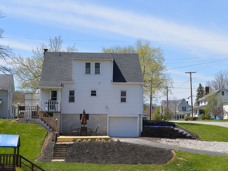 1st image of 303 S Wood St