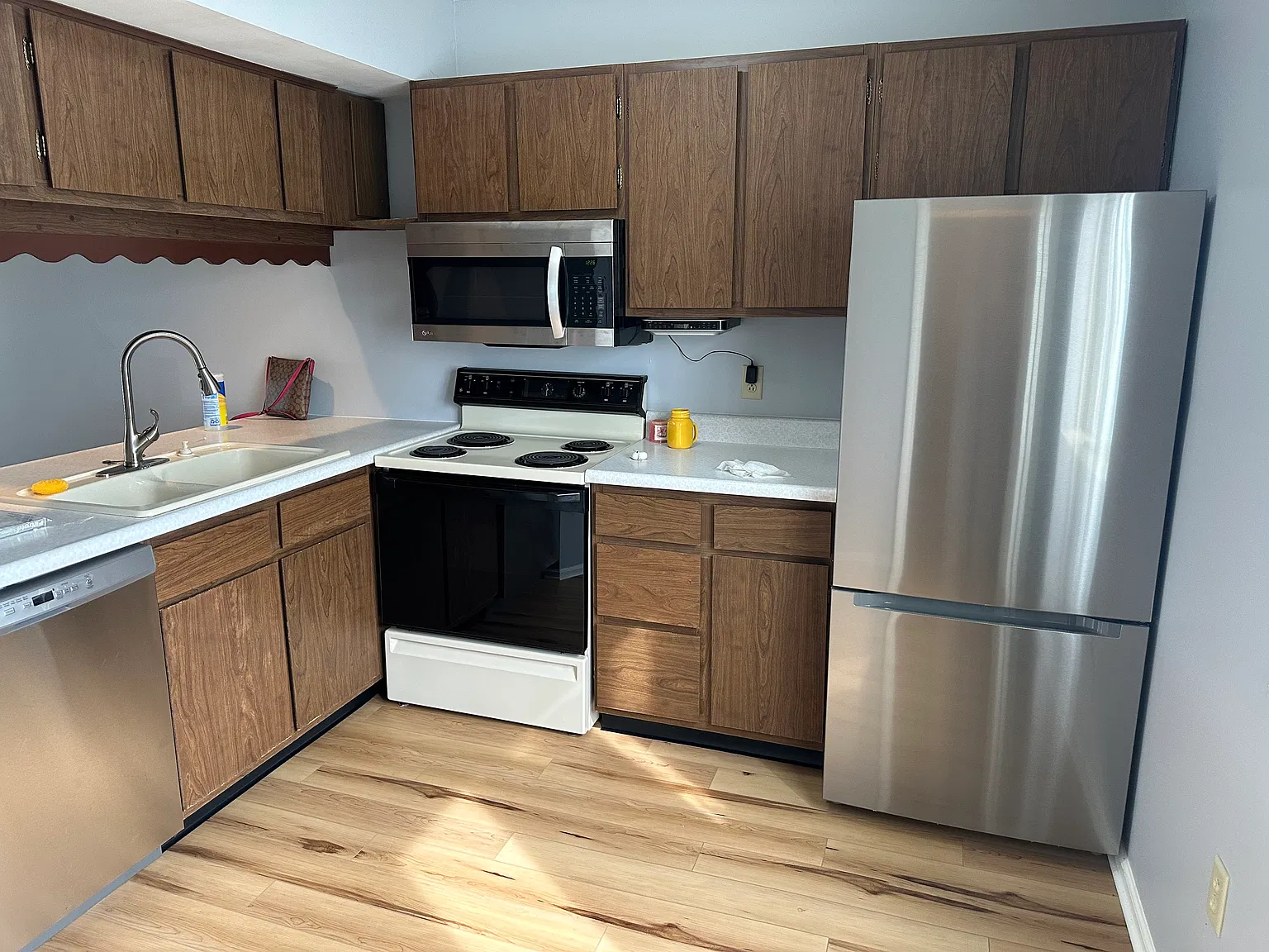 2 bed, 883 sqft, $1,250 — Photo 4