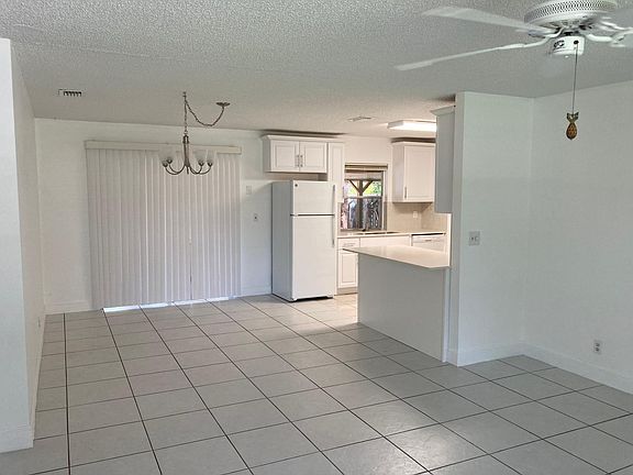 4th image of 9627 SE Crest Ct