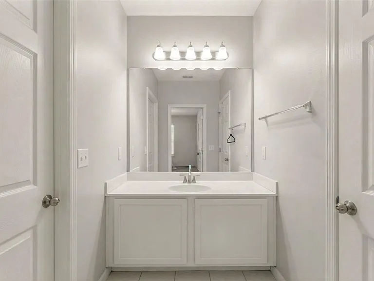 5911 Canyon Brook Ct — Photo 12