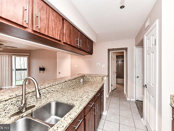 5th image of 3315 Wyndham Cres #3232