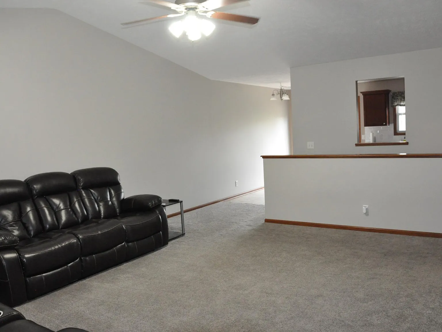 3 bed, 1974 sqft, $2,000 — Photo 3