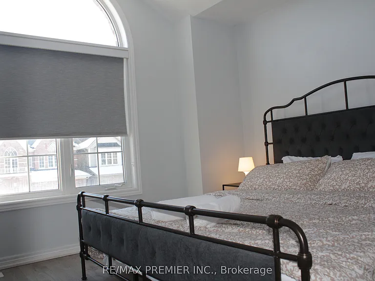 51 Mullholland Ave — Photo 32
