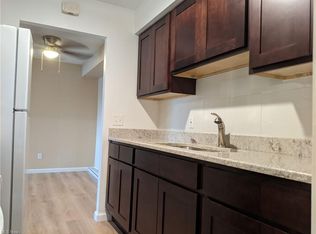 6608 Mandalay Dr #204, Cleveland, OH 44130