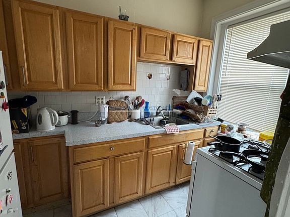2nd image of 244 Kelton St APT 3