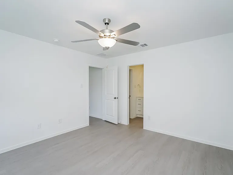 2736 River Knoll Ln — Photo 12