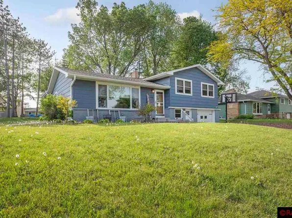 410 N Brown St, Winthrop, MN 55396