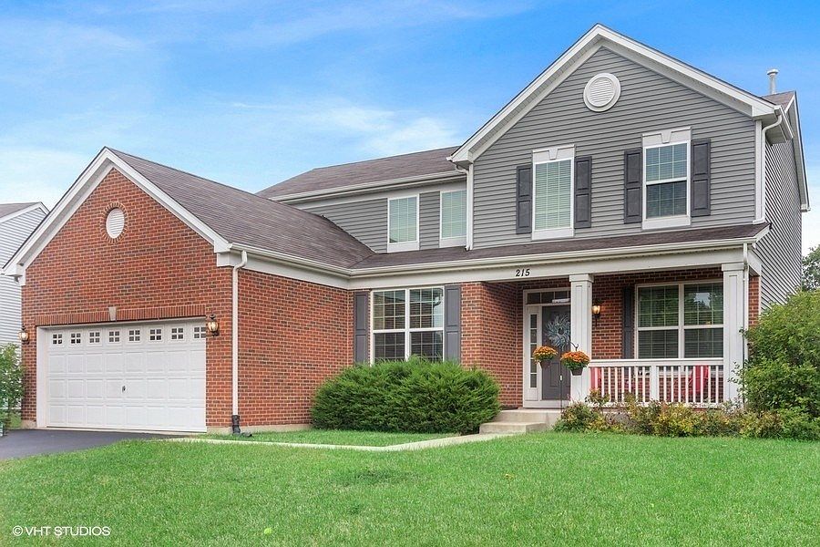 1st image of 215 Bedford Ln