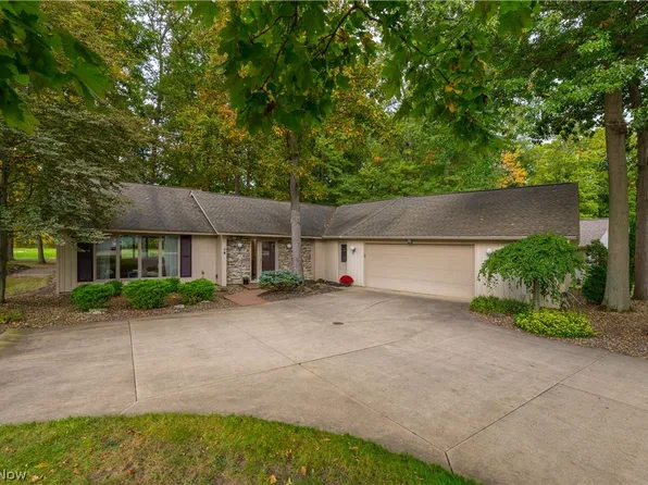 8784 Gatewood Dr, North Ridgeville, OH 44039
