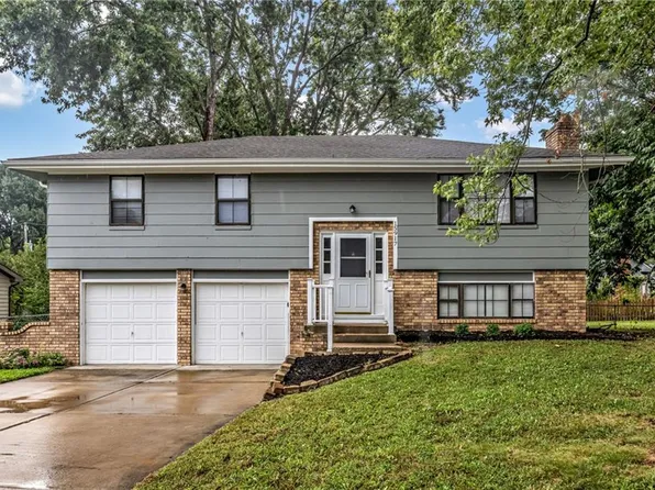15917 W 152nd St, Olathe, KS 66062