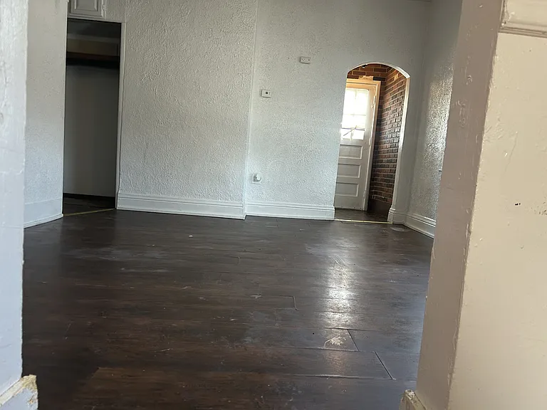 215 N 4th St — Photo 7
