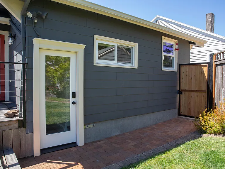 2726 NE 66th Ave #B — Photo 4