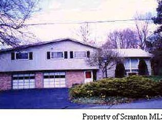 1008 Sunset Dr, Clarks Summit, PA 18411