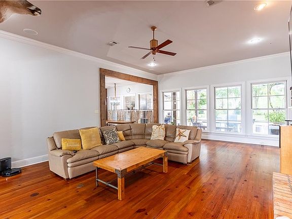 4th image of 320 Highland Bluff Ct