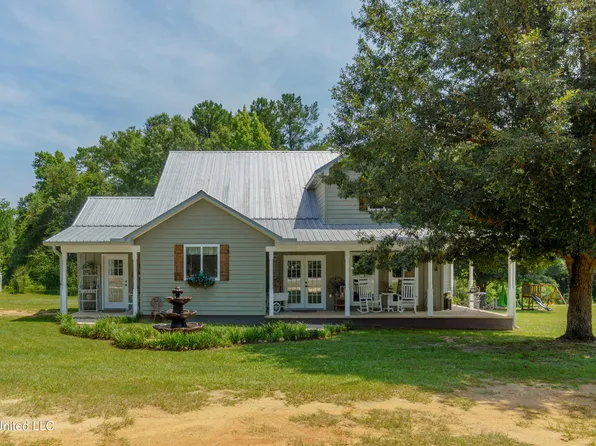 5211 Agricola Latonia Rd, Lucedale, MS 39452