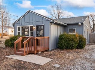 1009 W 84th St, Kansas City, MO 64114