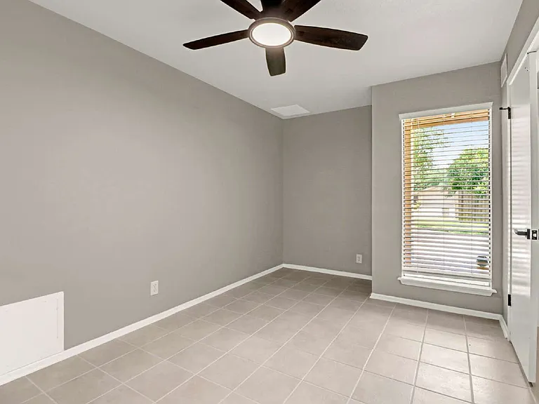 14216 Indian Woods — Photo 16