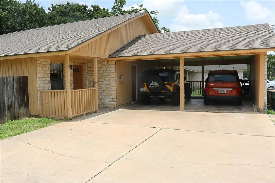 2 bed, 1.0 bath, 1078 sqft, $1,450 — Photo 3