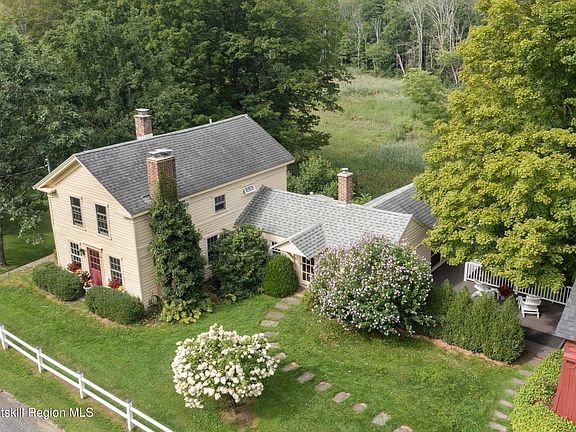 2nd image of 40 Beebe Pond Road