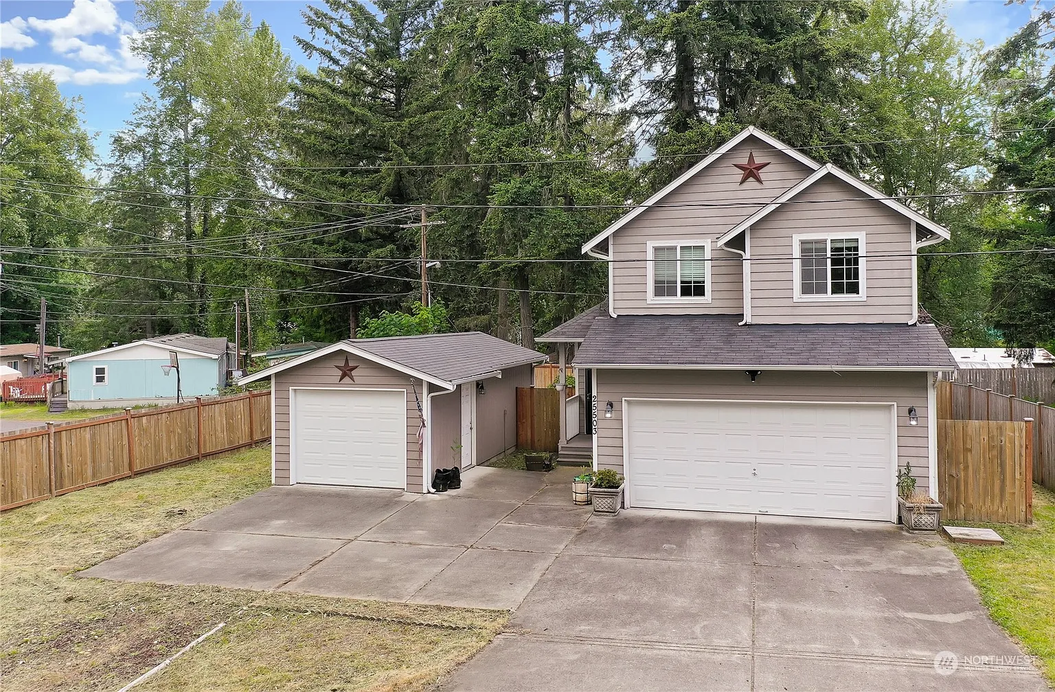 25503 37th Court Ave E photo 1