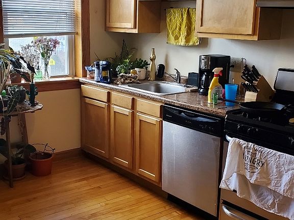 2nd image of 3655 W Belmont Ave