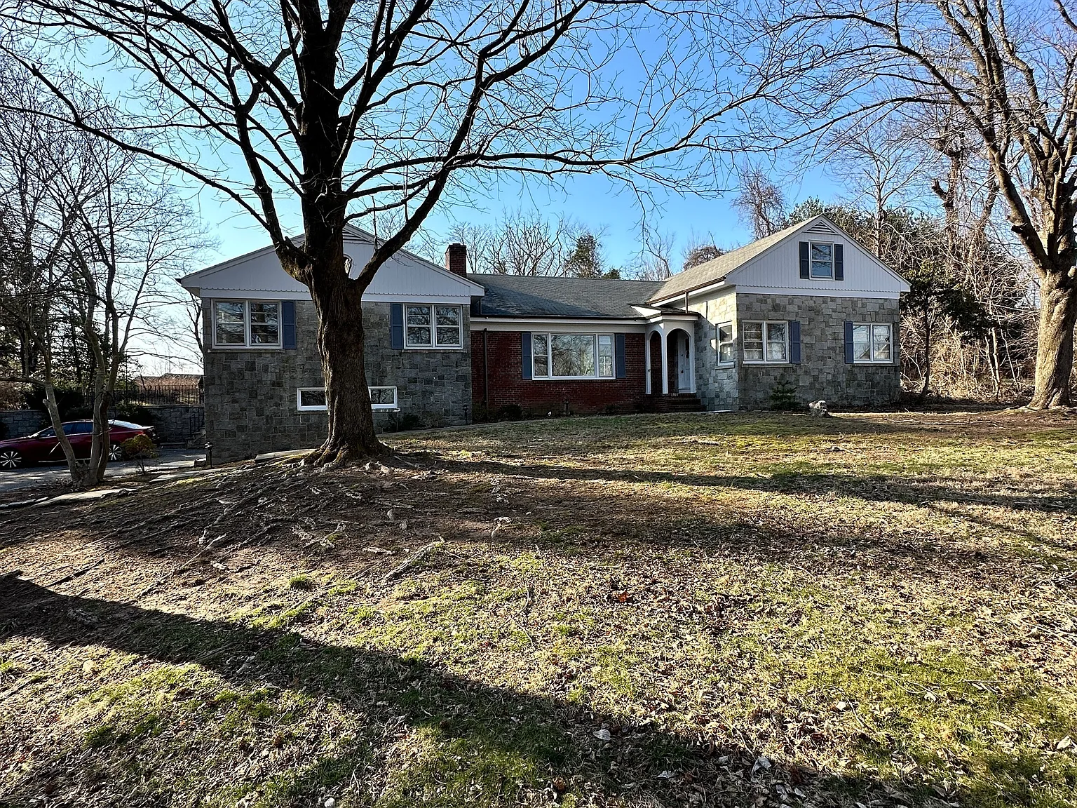 6 bed, 3.0 bath, 3112 sqft, $4,000 — Photo 3