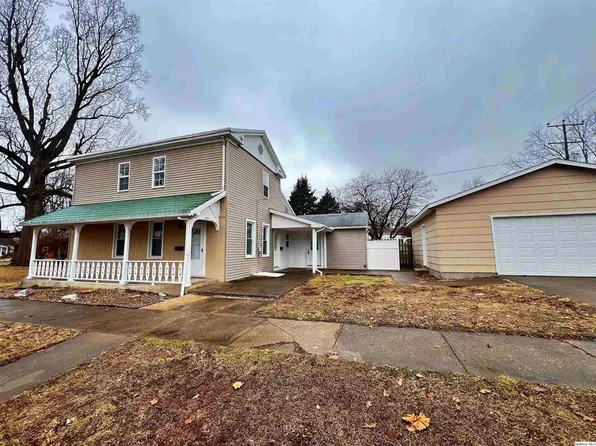 624 S 10th St, Quincy, IL 62301