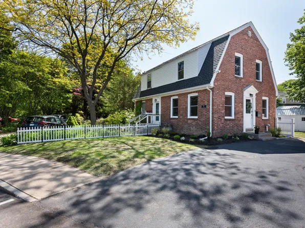 31 Saratoga Way, Portsmouth, NH 03801