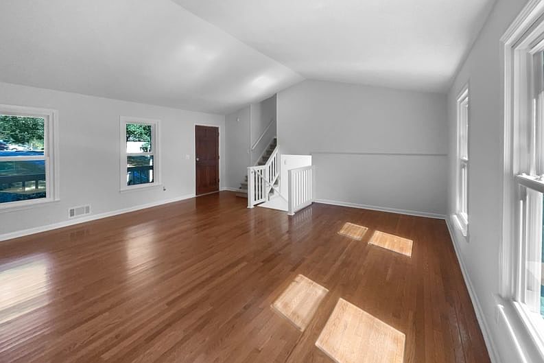 1st image of 651 Wayside Dr