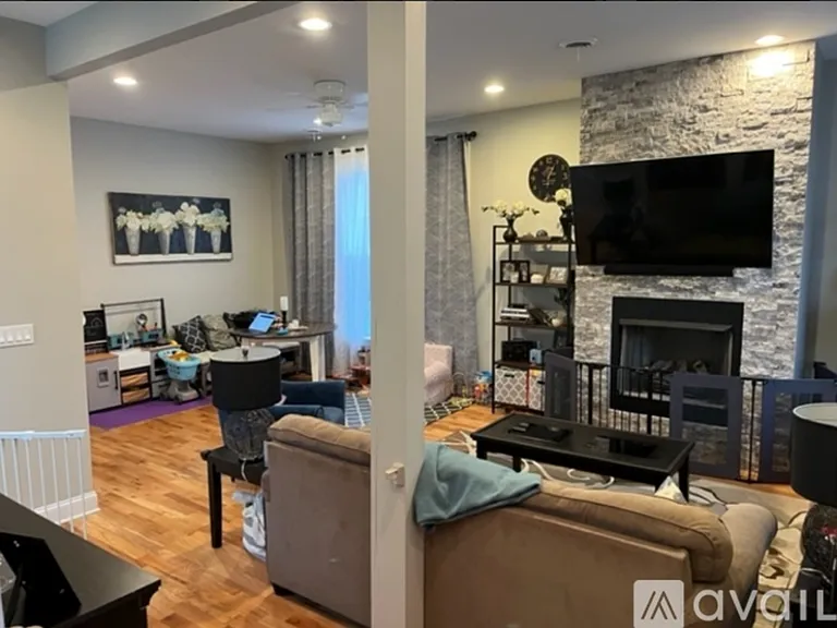 1918 W Berenice Ave #3 — Photo 5