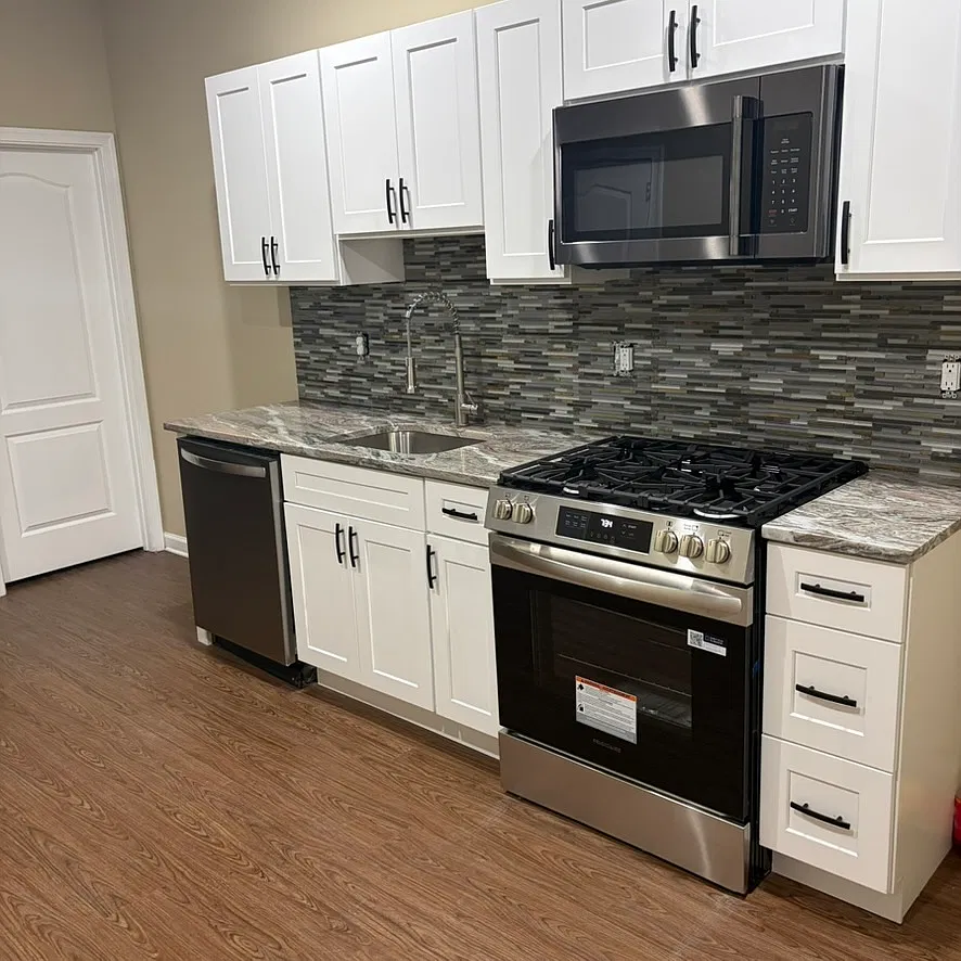 3 bed, 1.5 bath, 1500 sqft, $2,100 — Photo 1