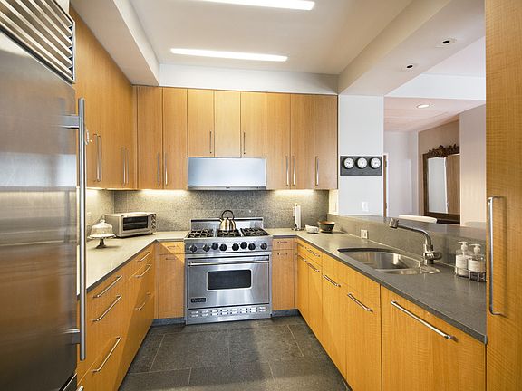 2nd image of 52 Thomas St APT 5C