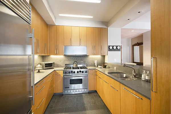 Sold by Stribling | media 2