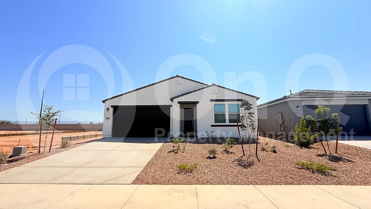 3 bed, 2.5 bath, 1949 sqft, $2,150 — Photo 1