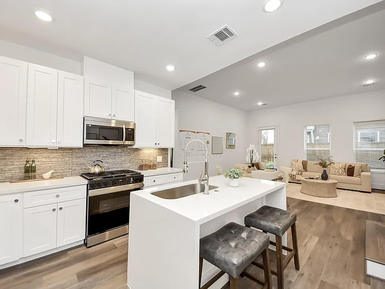 7504 Carver Rd #D — Photo 15