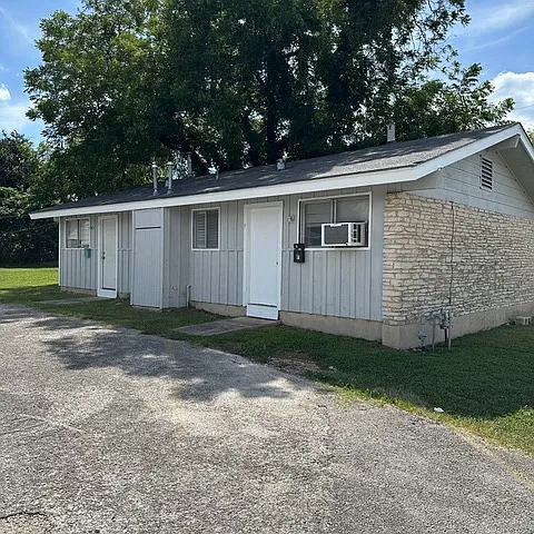 1239 N Lbj Dr #E — Photo 1