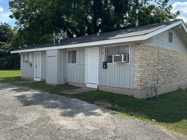 1239 N Lbj Dr #E, San Marcos, TX 78666